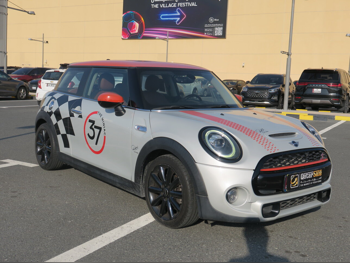 ميني  كوبر  اس  2021  اوتوماتيك  104,000 كم  4 سلندر  سحب امامي  هاتشباك  فضي