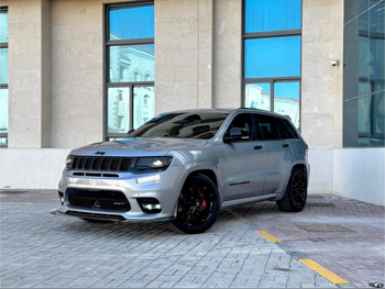 جييب  جراند شيروكي  أس ار تي  2014  اوتوماتيك  158,000 كم  8 سلندر  دفع رباعي  اس يو في  فضي