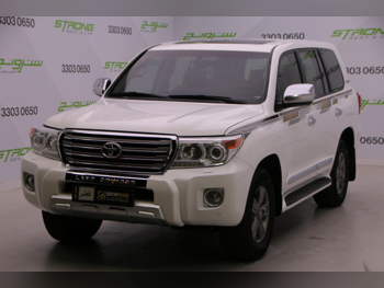 Toyota  Land Cruiser  GXR  2015  Automatic  144,000 Km  8 Cylinder  Four Wheel Drive (4WD)  SUV  White