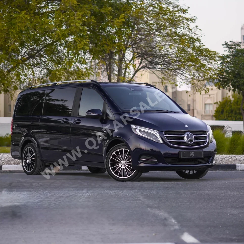 Mercedes-Benz  V-Class  250  2017  Automatic  129,000 Km  6 Cylinder  Four Wheel Drive (4WD)  Van / Bus  Black  With Warranty