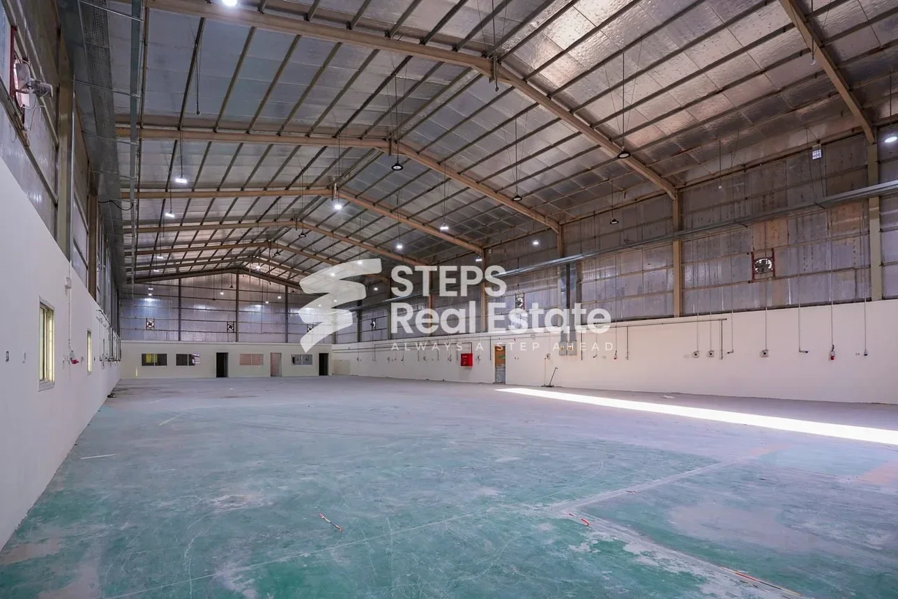 Warehouses & Stores - Al Rayyan - Industrial Area -Area Size: 900 Square Meter