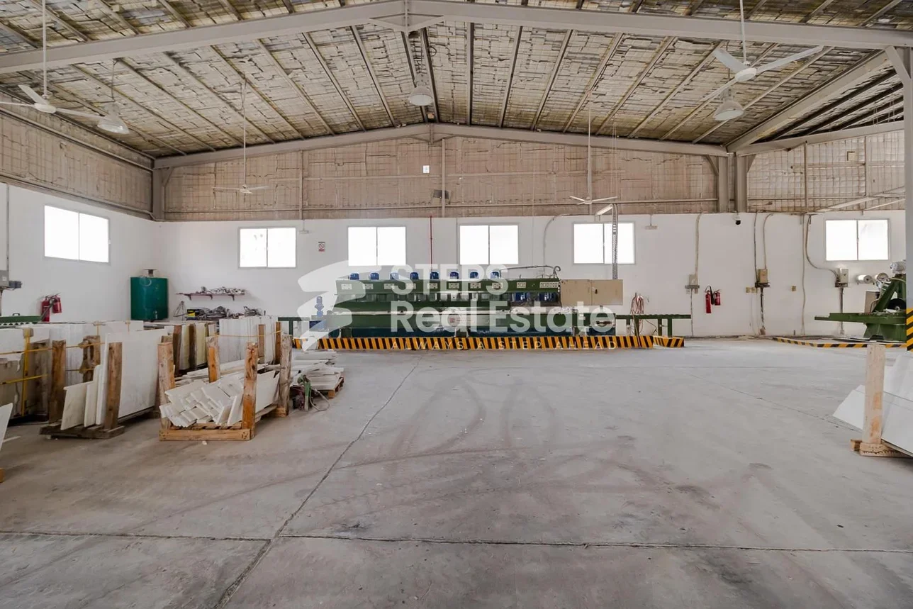 مخازن و مستودعات - الريان  - المنطقة الصناعية  -المساحة: 6000 متر مربع