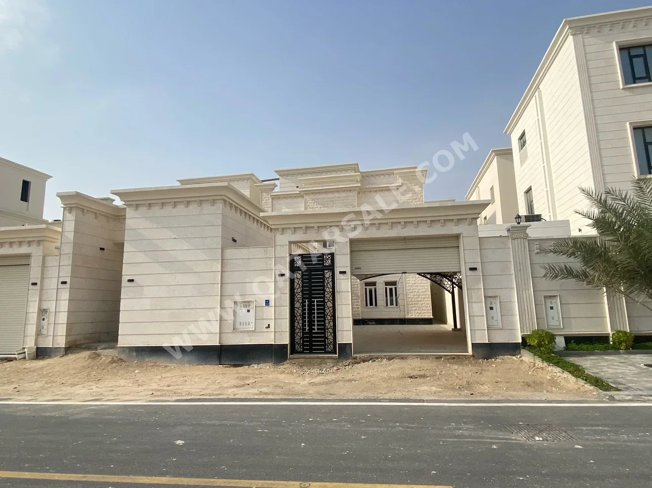 Family Residential  - Not Furnished  - Al Rayyan  - Izghawa  - 8 Bedrooms