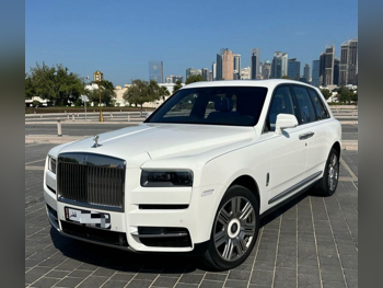 رولز - رويس  كولينان  2022  اوتوماتيك  21,000 كم  8 سلندر  دفع كلي مستمر  اس يو في  أبيض  تحت الضمان