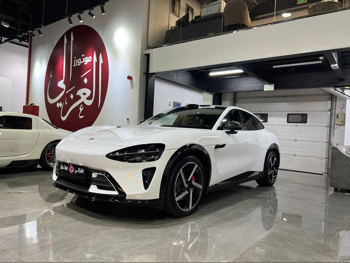 شاومي  واي يو 7  ماكس  2025  اوتوماتيك  0 كم  0 سلندر  دفع كلي مستمر  اس يو في  أبيض