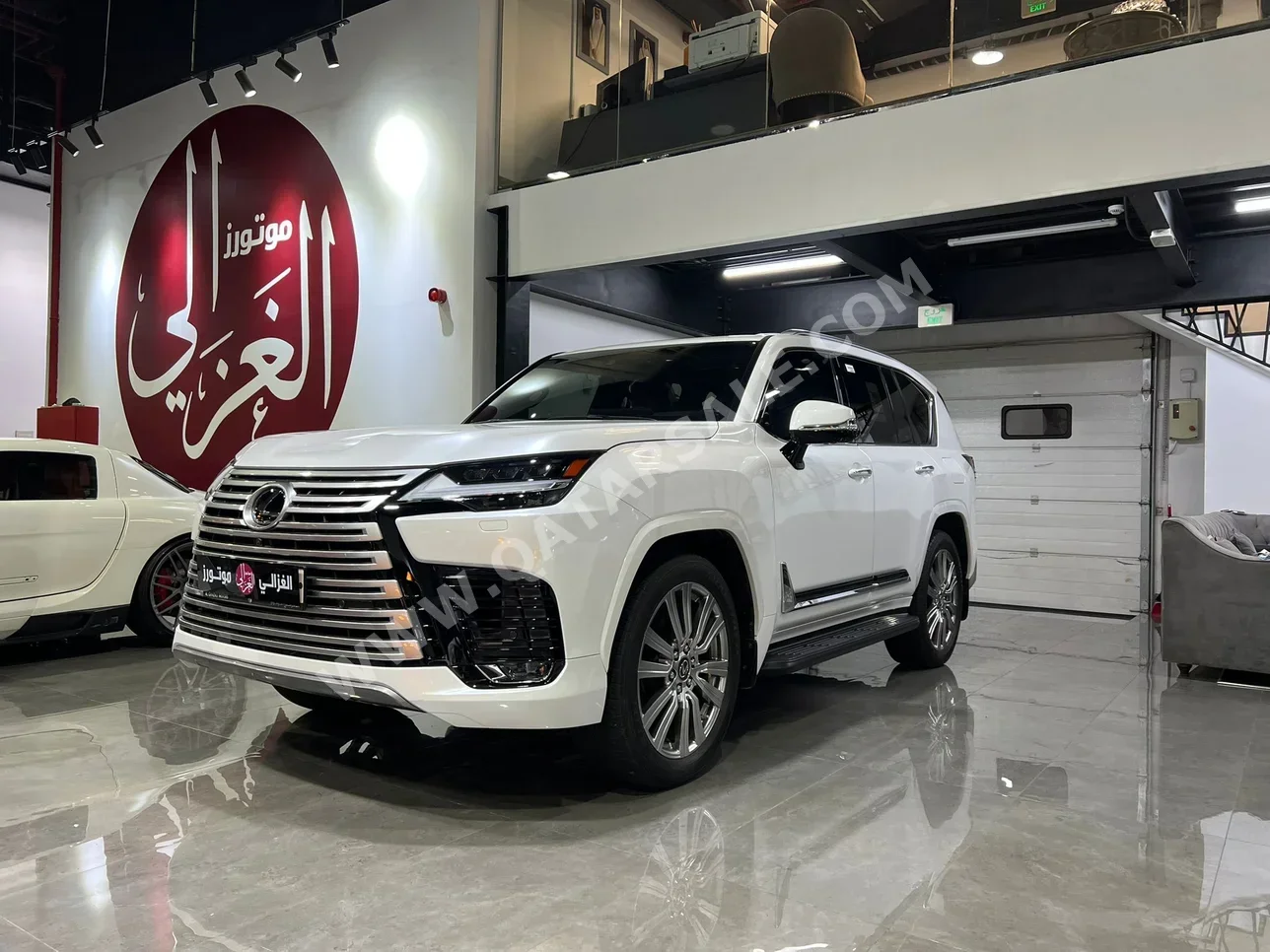 Lexus  LX  600 VIP  2022  Automatic  18,000 Km  6 Cylinder  Four Wheel Drive (4WD)  SUV  White  With Warranty