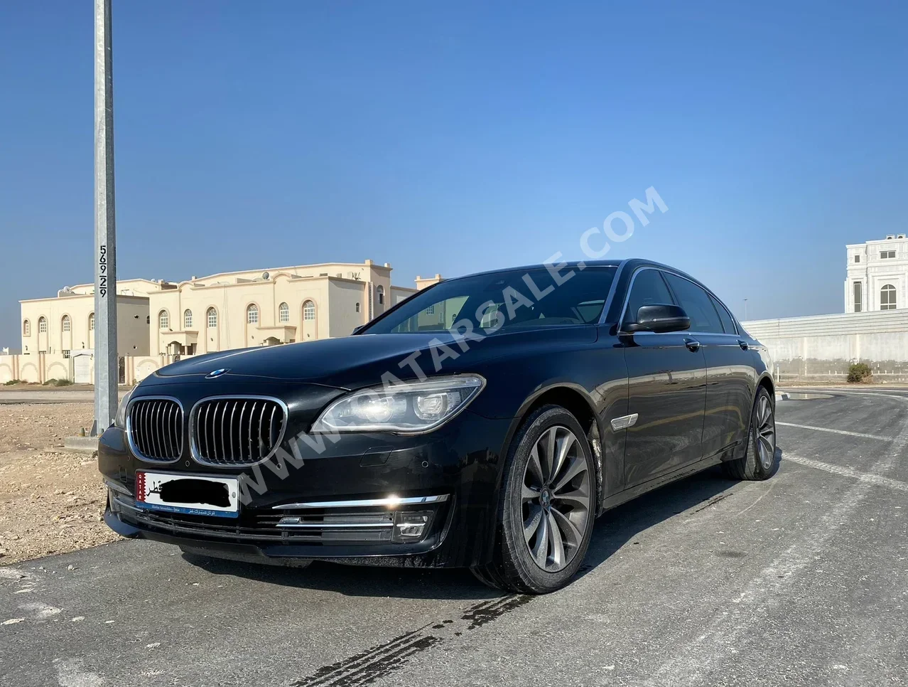 بي ام دبليو الفئة - السابعة 730 Li 2015 اوتوماتيك 65,000 كم 6 سلندر دفع خلفي سيدان أسود