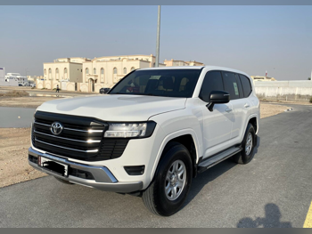 تويوتا  لاند كروزر  جي اكس  2023  اوتوماتيك  122,000 كم  6 سلندر  دفع رباعي  اس يو في  أبيض