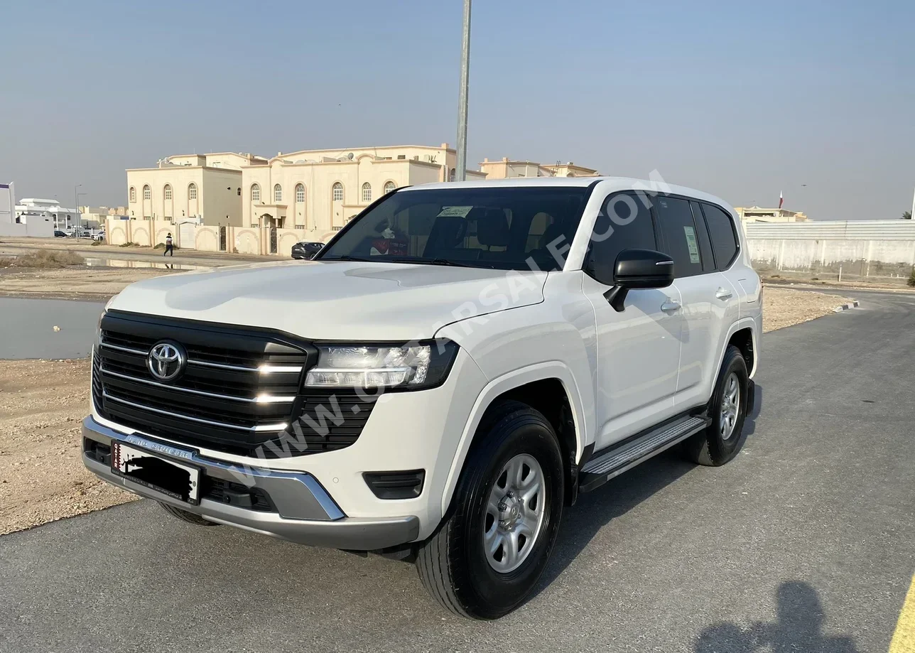 Toyota  Land Cruiser  GX  2023  Automatic  122,000 Km  6 Cylinder  Four Wheel Drive (4WD)  SUV  White