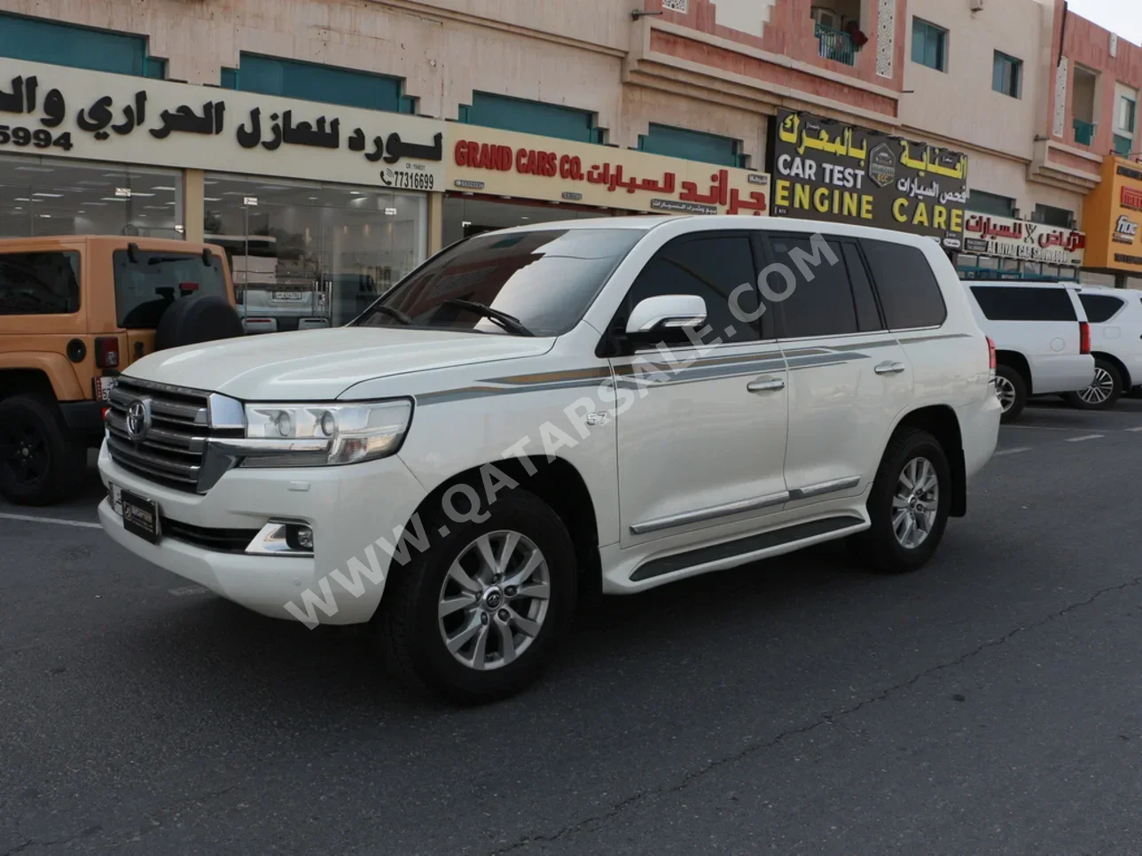 Toyota  Land Cruiser  VXR  2018  Automatic  248,000 Km  8 Cylinder  Four Wheel Drive (4WD)  SUV  White