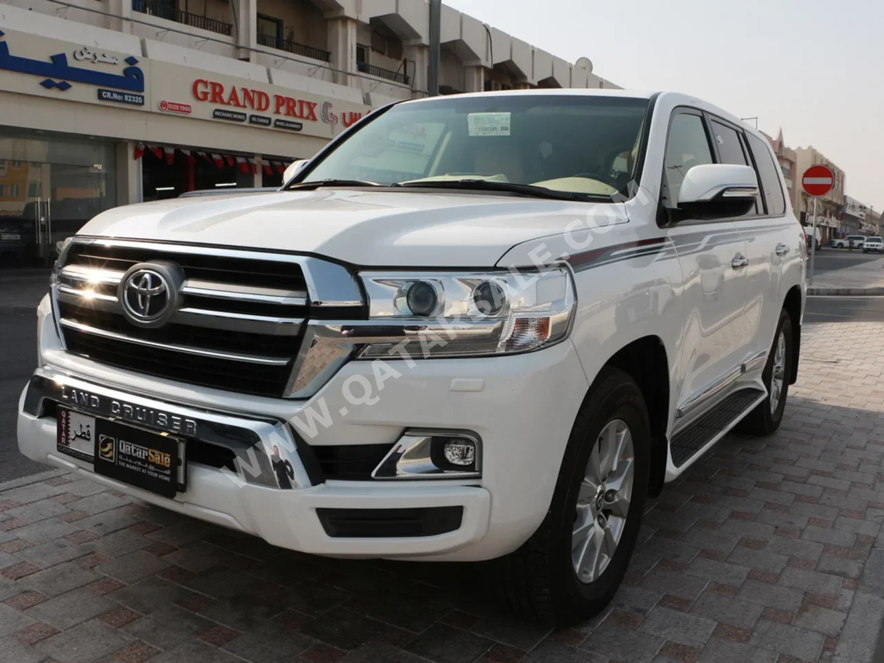 Toyota  Land Cruiser  GXR  2020  Automatic  102,000 Km  8 Cylinder  Four Wheel Drive (4WD)  SUV  White