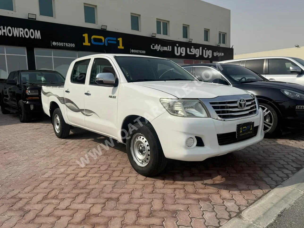 Toyota  Hilux  SR5  2013  Manual  442,000 Km  4 Cylinder  Four Wheel Drive (4WD)  Pick Up  White