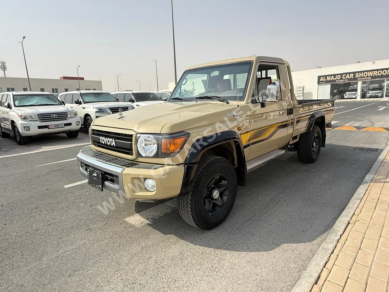 Toyota  Land Cruiser  LX  2022  Manual  65,000 Km  6 Cylinder  Four Wheel Drive (4WD)  Pick Up  Beige