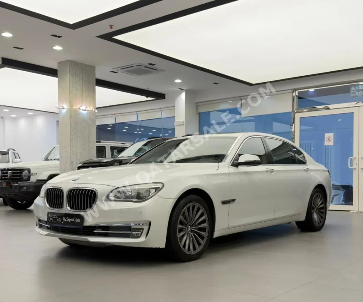 بي ام دبليو  الفئة - السابعة  730 Li  2013  اوتوماتيك  93,000 كم  4 سلندر  دفع خلفي  سيدان  أبيض