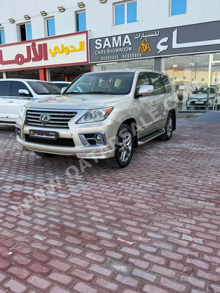 Lexus  LX  570 S  2014  Automatic  160,000 Km  8 Cylinder  Four Wheel Drive (4WD)  SUV  Gold