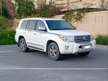Toyota  Land Cruiser  GXR  2015  Automatic  340,000 Km  8 Cylinder  Four Wheel Drive (4WD)  SUV  White
