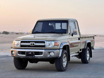 تويوتا  لاند كروزر  ال اكس  2020  عادي  102,000 كم  6 سلندر  دفع رباعي  بيكب  بيج