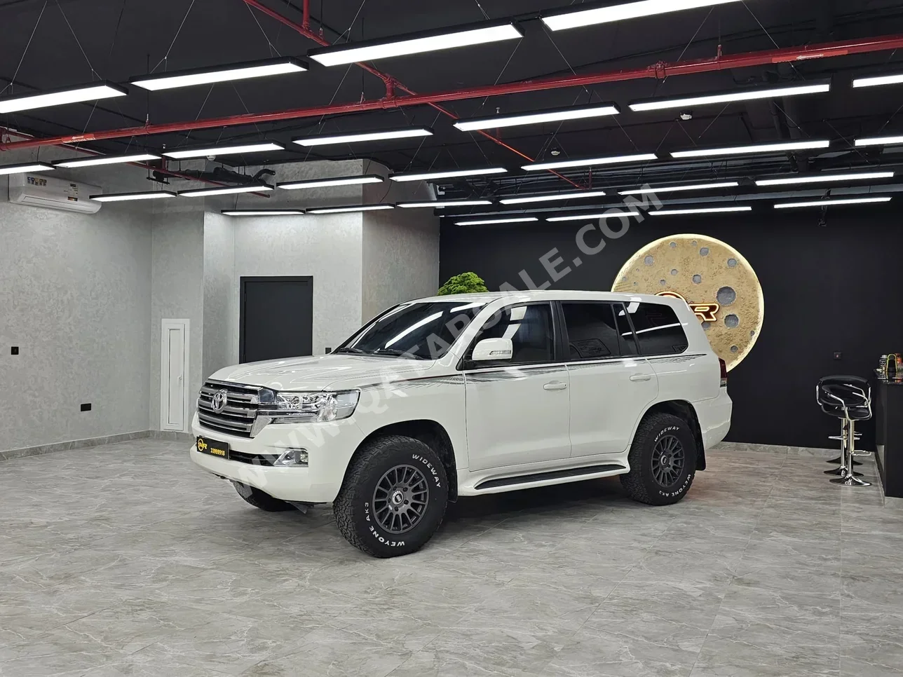 Toyota  Land Cruiser  GXR  2019  Automatic  147,000 Km  6 Cylinder  Four Wheel Drive (4WD)  SUV  White