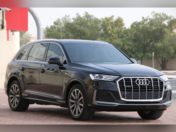 اودي  كيو 7  45  تي اف اس اي كواترو  2021  اوتوماتيك  73,000 كم  4 سلندر  دفع كلي مستمر  اس يو في  أسود  تحت الضمان