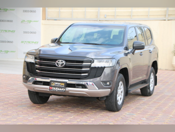 تويوتا  لاند كروزر  جي اكس  2024  اوتوماتيك  45,000 كم  6 سلندر  دفع رباعي  اس يو في  رمادي