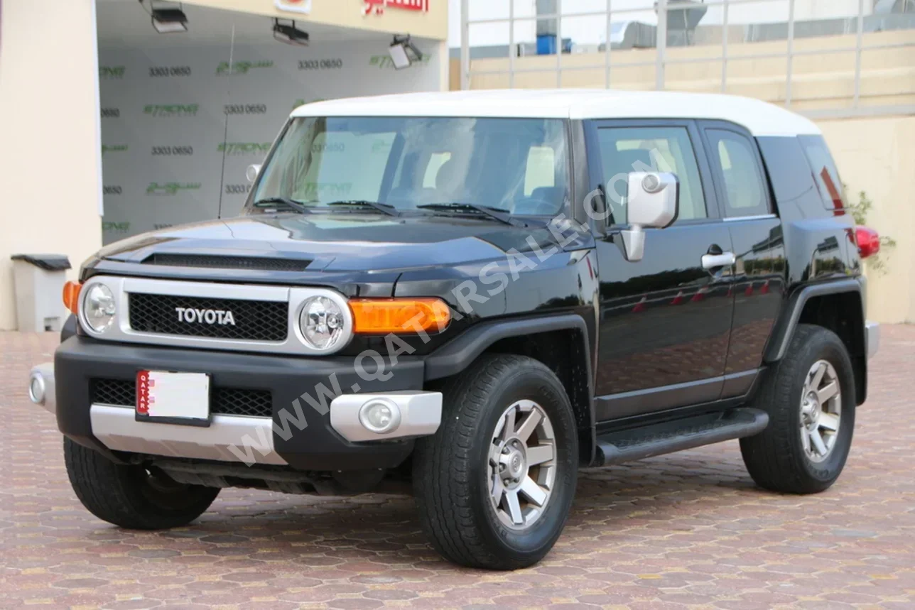 Toyota FJ Cruiser 2015 Automatic 148,000 Km 6 Cylinder Four Wheel Drive (4WD) SUV Black