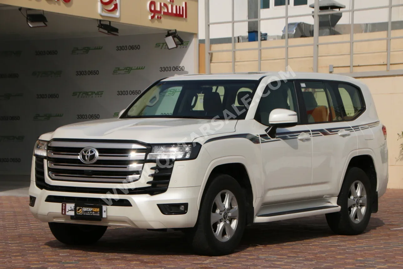 تويوتا  لاند كروزر  جي اكس ار توين توربو  2023  اوتوماتيك  54,000 كم  6 سلندر  دفع رباعي  اس يو في  أبيض  تحت الضمان