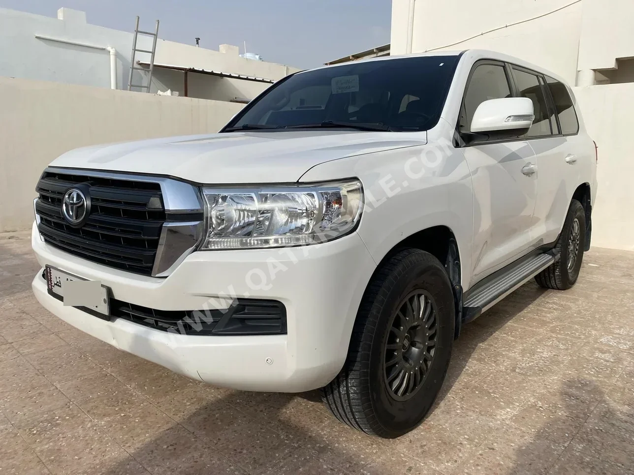 Toyota  Land Cruiser  GX  2017  Automatic  264,000 Km  6 Cylinder  Four Wheel Drive (4WD)  SUV  White
