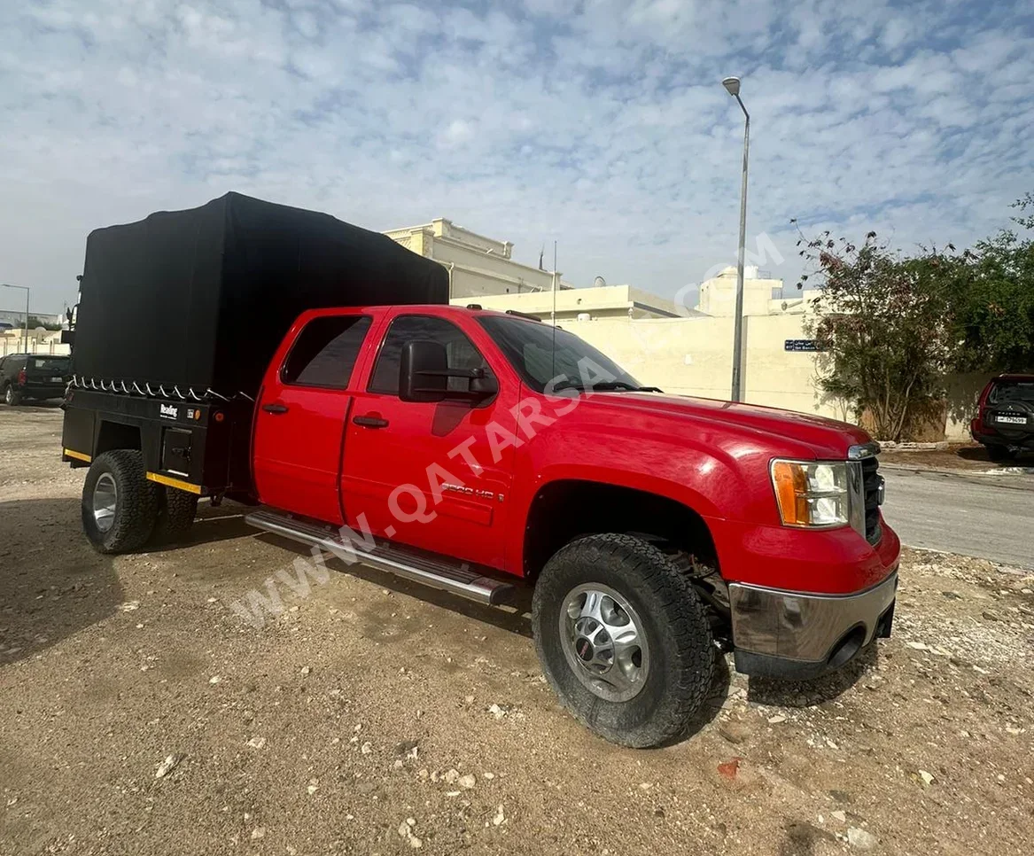 كرفان - 2009  - أحمر