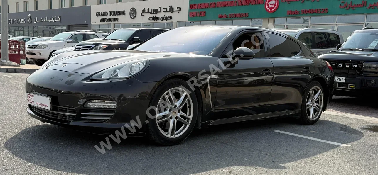 Porsche Panamera 2013 Automatic 125,000 Km 6 Cylinder Rear Wheel Drive (RWD) Sedan Dark Gray