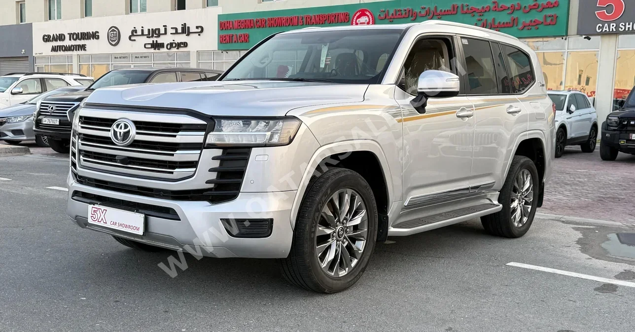 Toyota Land Cruiser GXR 2022 Automatic 169,000 Km 6 Cylinder Four Wheel Drive (4WD) SUV Silver