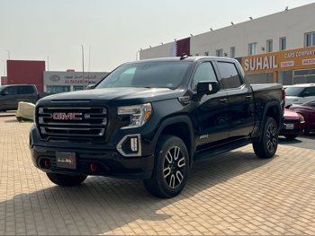 GMC  Sierra  AT4  2022  Automatic  33,000 Km  8 Cylinder  Four Wheel Drive (4WD)  Pick Up  Black