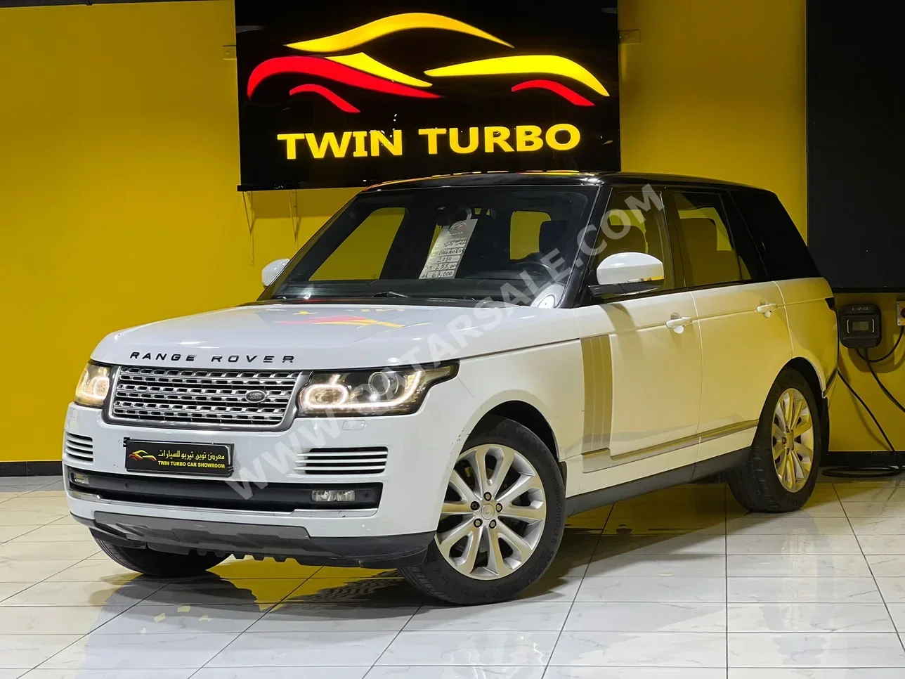 Land Rover  Range Rover  Vogue Super charged  2014  Automatic  255,000 Km  8 Cylinder  Four Wheel Drive (4WD)  SUV  White