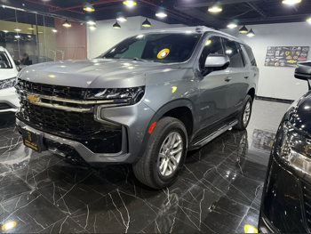 شفروليه  تاهو  2022  اوتوماتيك  129,000 كم  8 سلندر  دفع خلفي  اس يو في  رمادي  تحت الضمان