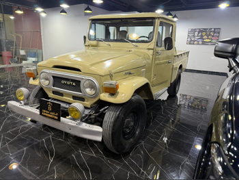Toyota  Land Cruiser  LX  1977  Manual  76,000 Km  6 Cylinder  Four Wheel Drive (4WD)  Pick Up  Beige