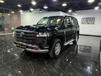 تويوتا  لاند كروزر  جي اكس  2024  اوتوماتيك  41,000 كم  6 سلندر  دفع رباعي  اس يو في  أسود  تحت الضمان