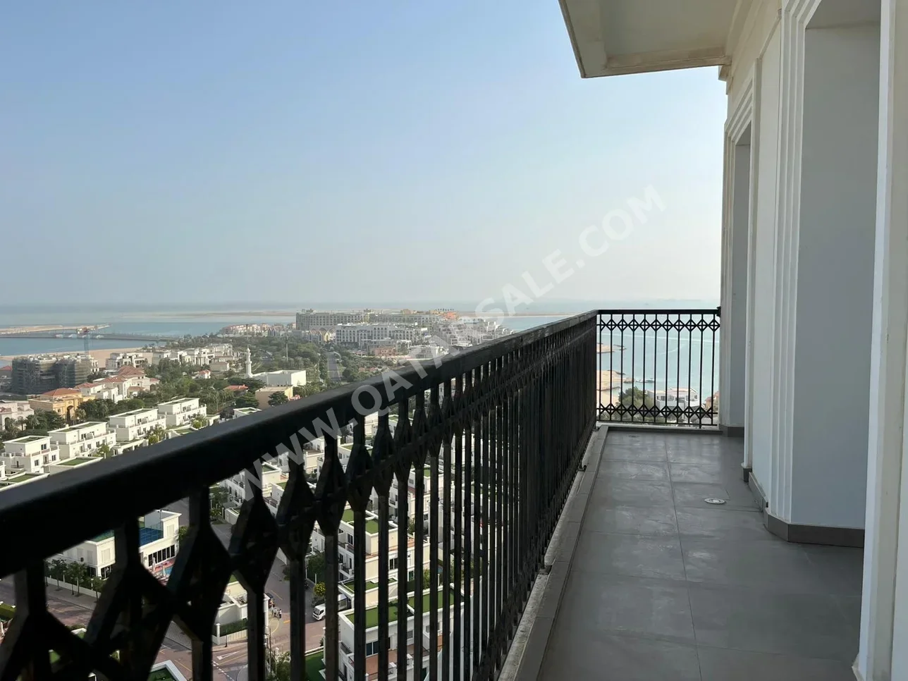 2 Bedrooms  Apartment  For Rent  in Doha -  The Pearl  Fully Furnished