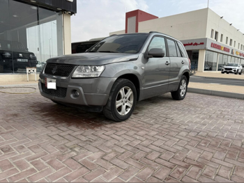 سوزوكي  فيتارا  2006  اوتوماتيك  309,000 كم  4 سلندر  دفع رباعي  اس يو في  رمادي