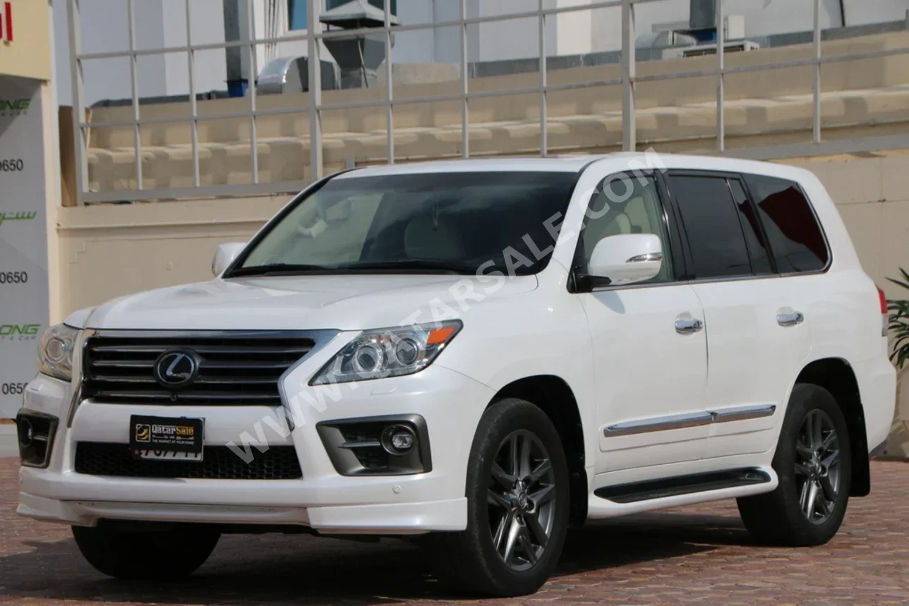 لكزس  ال اكس  570  2015  اوتوماتيك  200,000 كم  8 سلندر  دفع رباعي  اس يو في  أبيض لؤلؤي