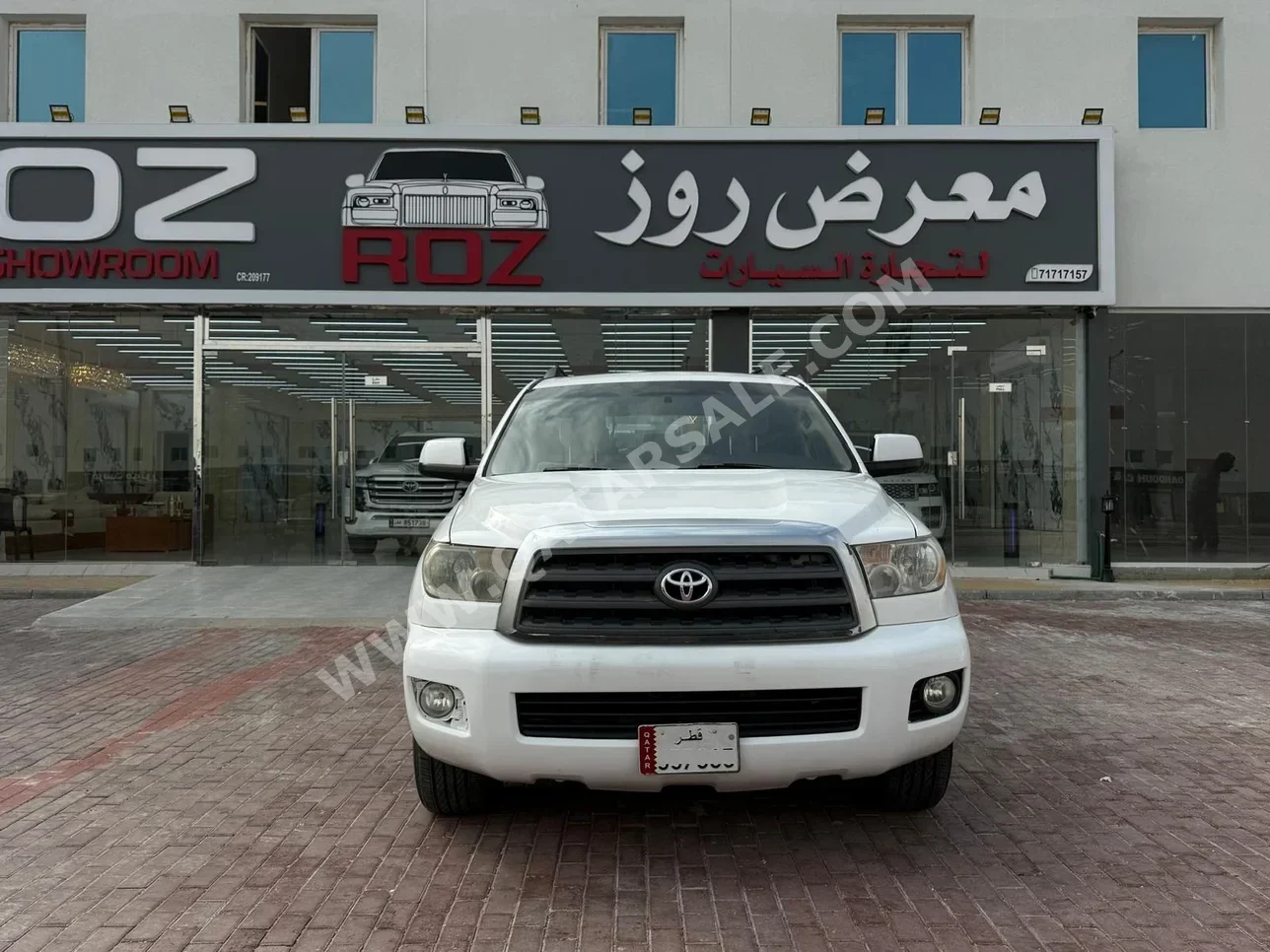 Toyota  Sequoia  SR5  2010  Automatic  230,000 Km  8 Cylinder  Four Wheel Drive (4WD)  SUV  White