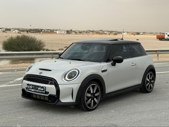 Mini  Cooper  S  2023  Automatic  89,000 Km  4 Cylinder  Front Wheel Drive (FWD)  Hatchback  Silver