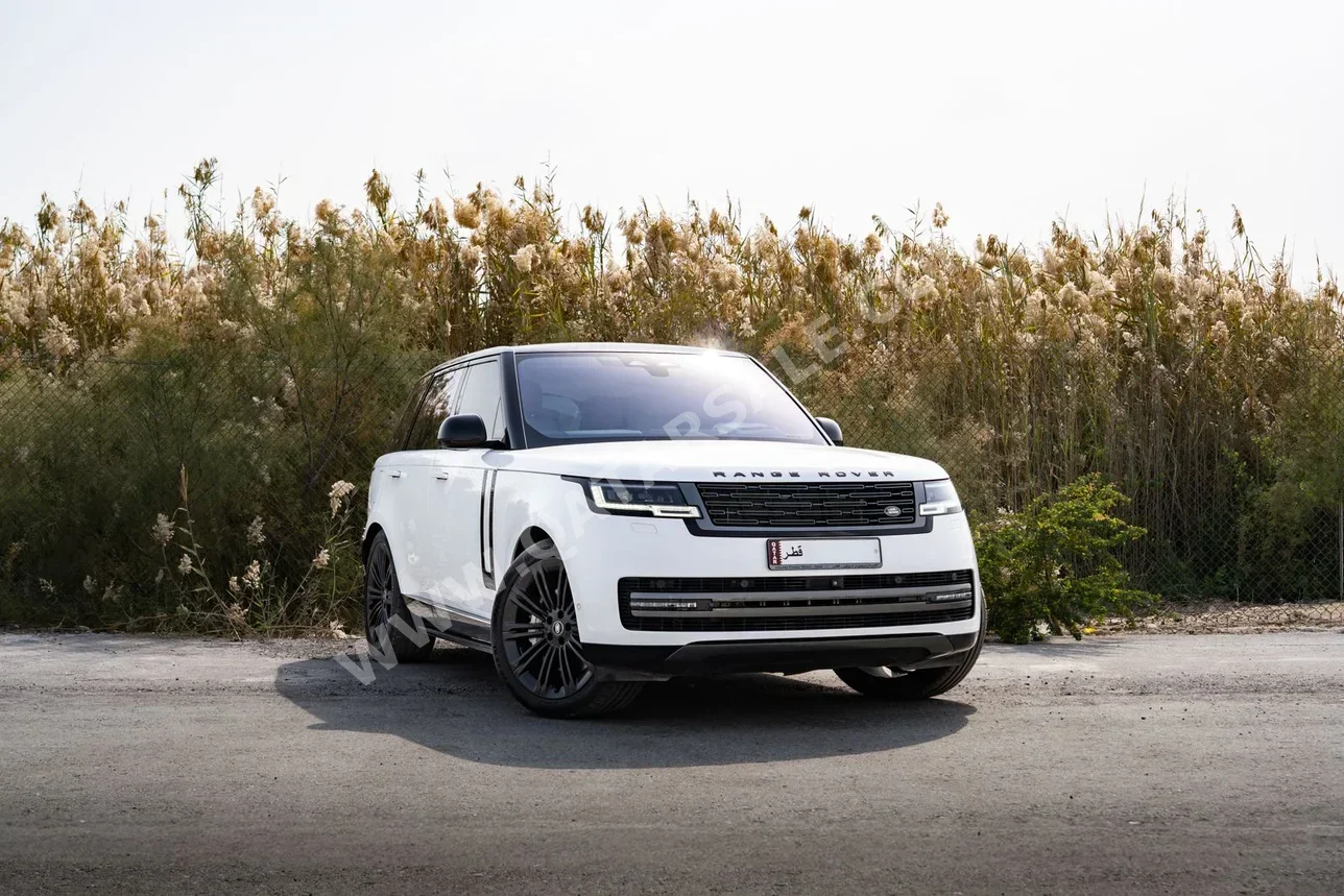 Land Rover  Range Rover  Vogue HSE  2022  Automatic  76,000 Km  8 Cylinder  Four Wheel Drive (4WD)  SUV  White