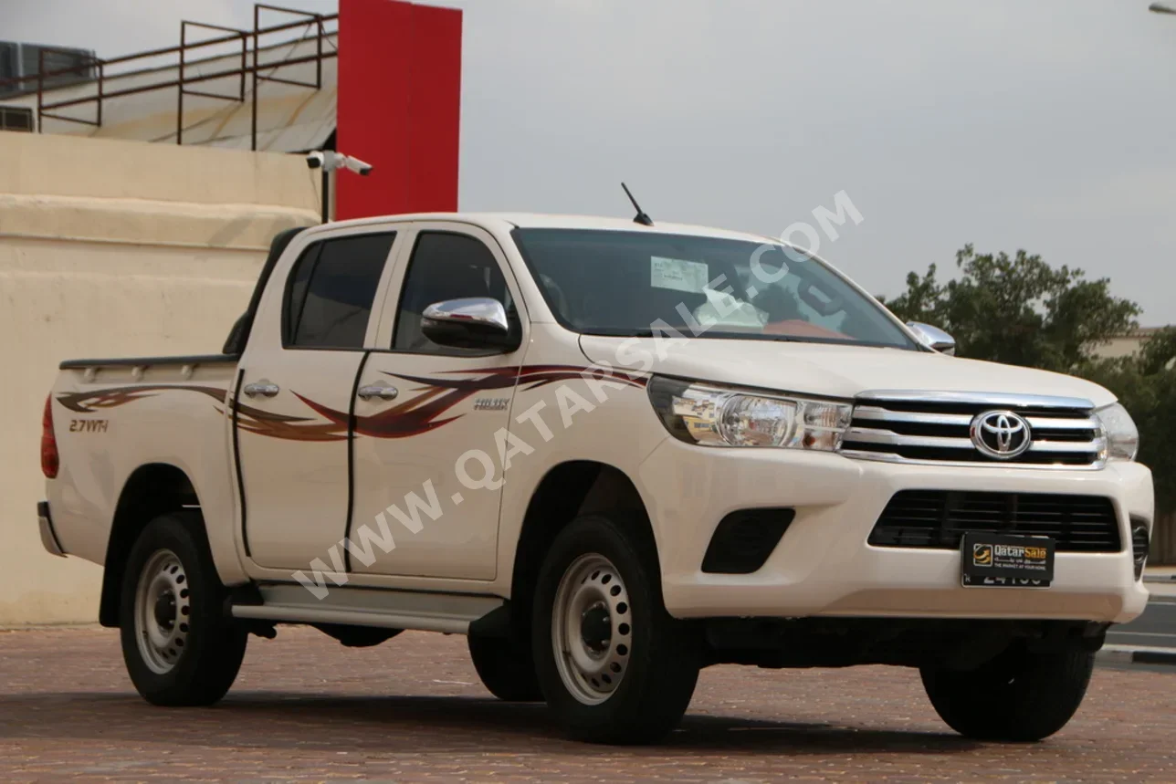 تويوتا هاي لوكس 2022 اوتوماتيك 39,000 كم 4 سلندر دفع رباعي بيكب أبيض