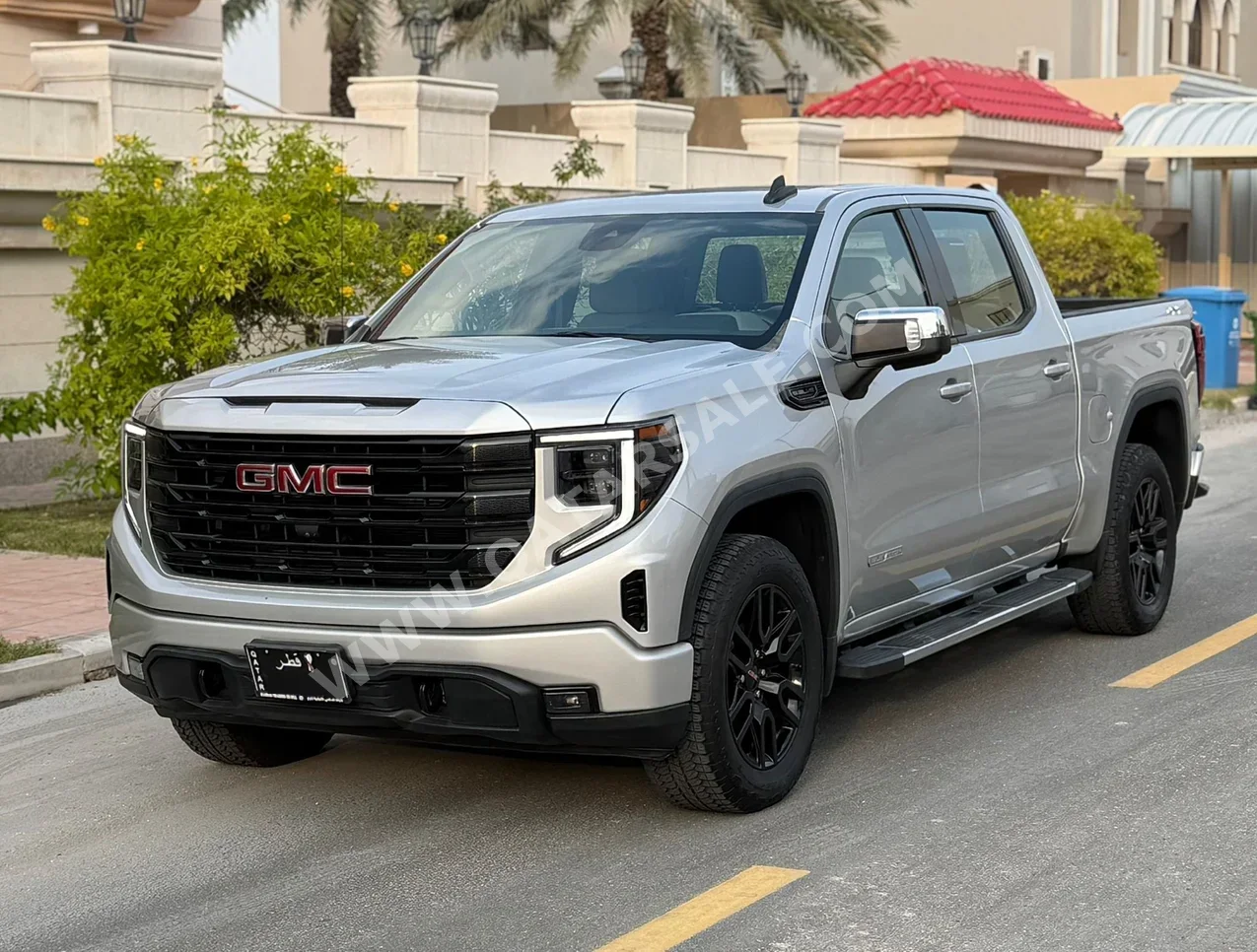 GMC  Sierra  Elevation  2022  Automatic  3,800 Km  8 Cylinder  Four Wheel Drive (4WD)  Pick Up  Silver
