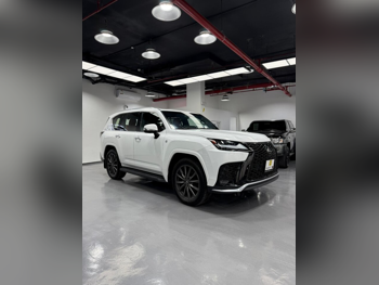 Lexus  LX  600 F Sport  2022  Tiptronic  125,000 Km  6 Cylinder  Four Wheel Drive (4WD)  SUV  White