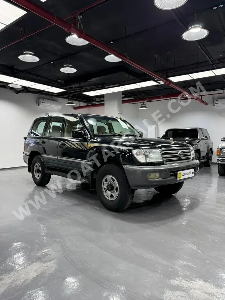 Toyota Land Cruiser VXR 2003 Automatic 599,000 Km 8 Cylinder Four Wheel Drive (4WD) SUV Black