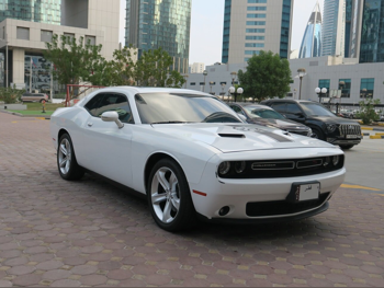 Dodge  Challenger  R/T  2016  Automatic  70,000 Km  8 Cylinder  Rear Wheel Drive (RWD)  Coupe / Sport  White