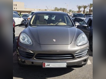 بورش  كيان  اس كوبيه  2014  اوتوماتيك  222,000 كم  8 سلندر  دفع رباعي  اس يو في  بني