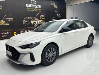 جاك  إمبو  2025  اوتوماتيك  11,000 كم  4 سلندر  سحب امامي  سيدان  أبيض