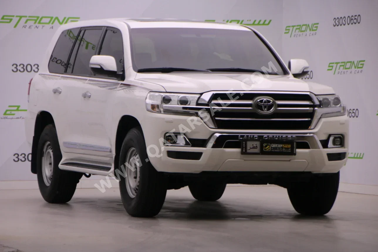 Toyota  Land Cruiser  GXR  2019  Automatic  140,000 Km  8 Cylinder  Four Wheel Drive (4WD)  SUV  White
