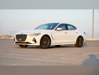 جينيسيس  جي 70  2018  اوتوماتيك  95,000 كم  4 سلندر  دفع خلفي  سيدان  أبيض